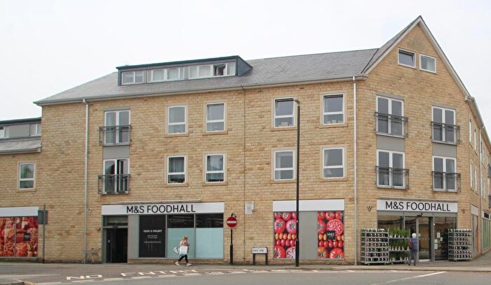 2 Bedroom Flat To Rent In Victoria Court, Wetherby, West Yorkshire, Uk, LS22