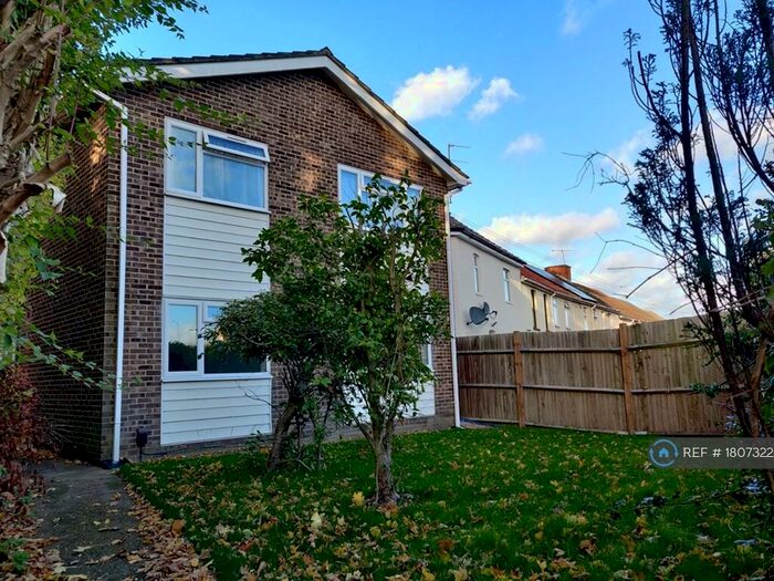 2 Bedroom Maisonette To Rent In Cordwallis Road, Maidenhead, SL6