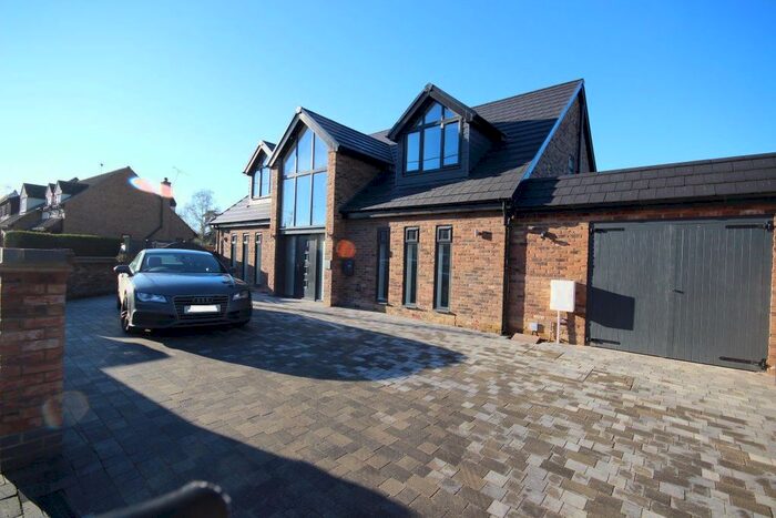 5 Bedroom Property To Rent In Brightside, Billericay, CM12