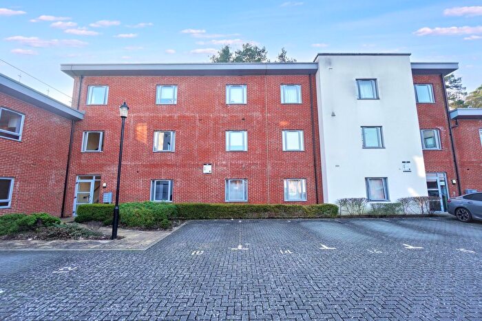 1 Bedroom Flat For Sale In Pallatia Court, High Wycombe, HP13