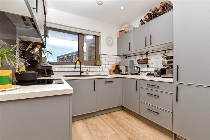 1 Bedroom Flat For Sale In Purley Way, Croydon, Surrey, CR0