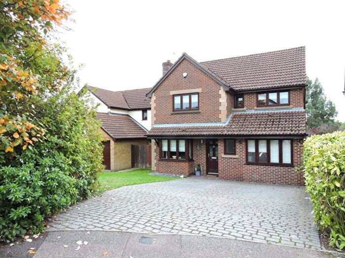 5 Bedroom Detached House For Sale In Baytree Close, Cheshunt, Waltham Cross, EN7
