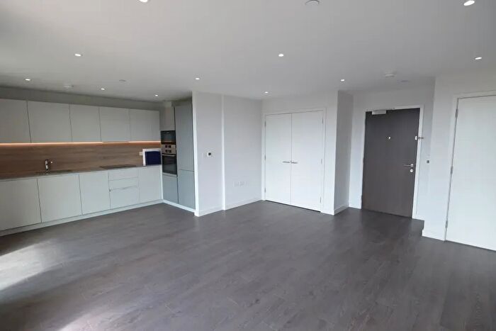 1 Bedroom Flat For Sale In Newnton Close, London, N4
