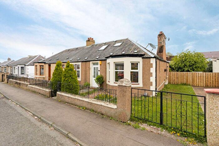 3 Bedroom Semi-Detached Villa For Sale In Dobbie's Road, Bonnyrigg, EH19