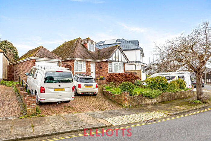 3 Bedroom Detached Bungalow For Sale In Benett Drive, Hove, BN3