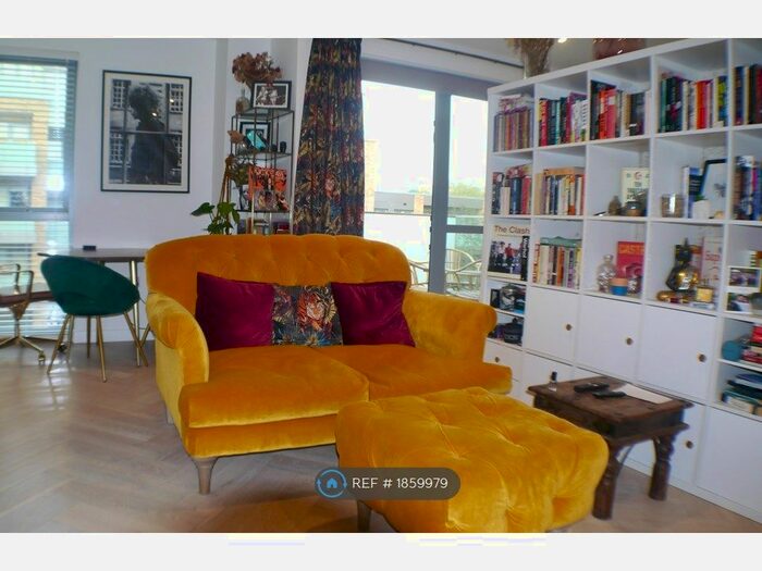 Studio To Rent In Cross Lane, London, N8