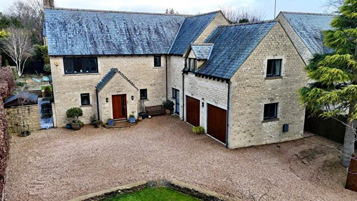 4 Bedroom Detached House For Sale In Evesham Road, Stow-on-the-Wold, GL54