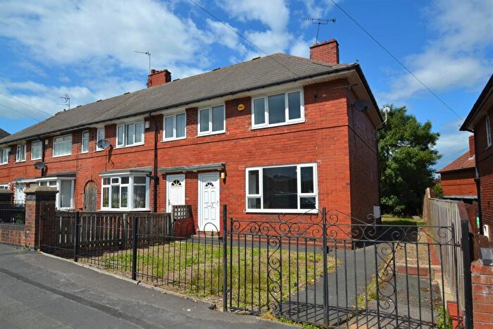 3 Bedroom Semi Detached House To Rent In Winrose Garth, Belle Isle, Leeds, LS10