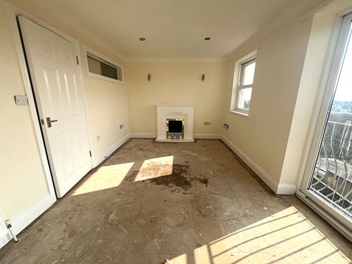 2 Bedroom Mews To Rent In Ash Hill Road, Torquay, TQ1
