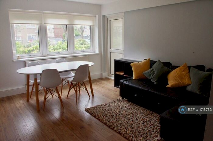 2 Bedroom Flat To Rent In Windsor Road, London, E7