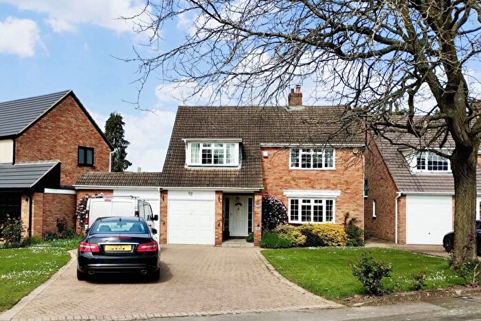 4 Bedroom Detached House For Sale In Greenacres, Leverstock Green, HP2