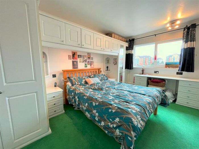 2 Bedroom Flat To Rent In York Court, Maritime Quarter, Swansea, SA1