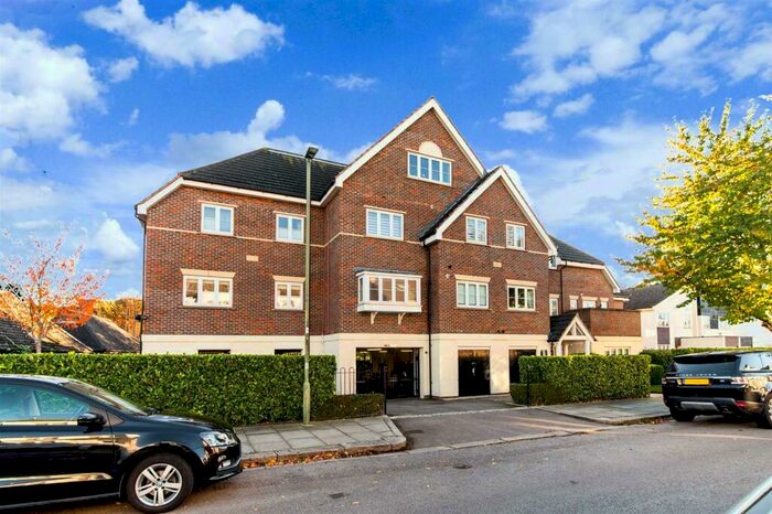 2 Bedroom Flat To Rent In Mountfield Road, Finchley, N3