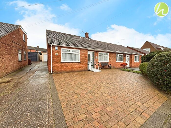 4 Bedroom Semi Detached House For Sale In Monks Haven, Stanford-Le-Hope, SS17