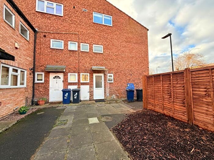 4 Bedroom Terraced House For Sale In Hazeltree Lane, Northolt, UB5