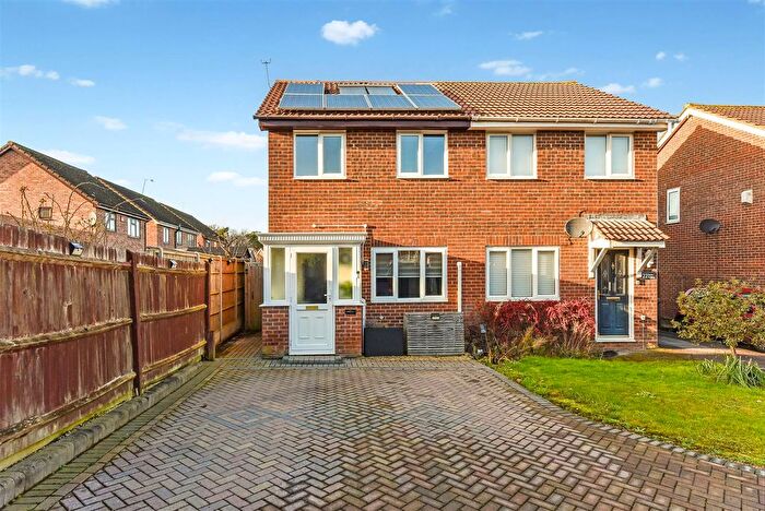 2 Bedroom Semi Detached House For Sale In Starina Gardens, Waterlooville, PO7