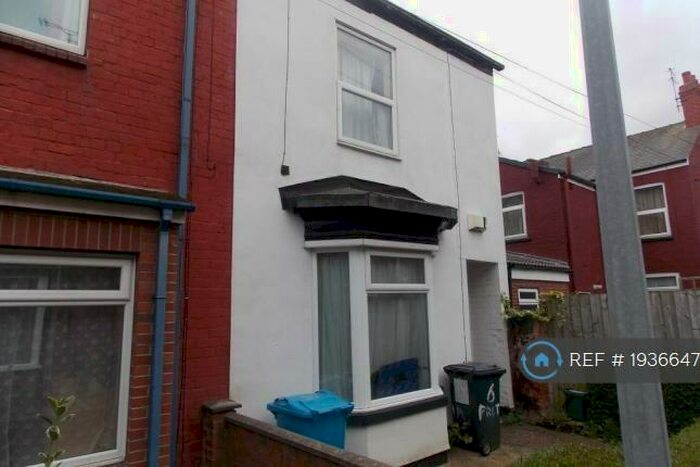 3 Bedroom Terraced House To Rent In Pretoria Villas, Hull, HU5