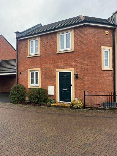 3 Bedroom Semi Detached House For Sale In Selwood Close, Swindon, SN1