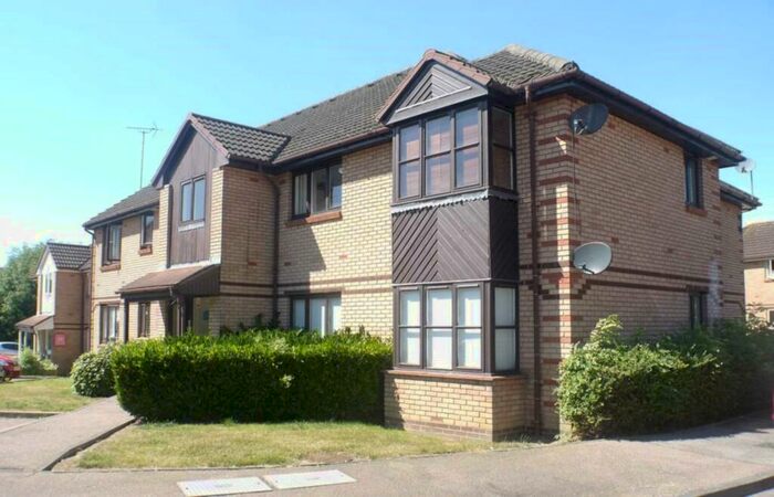 2 Bedroom Flat To Rent In Borndene, Potters Bar, EN6