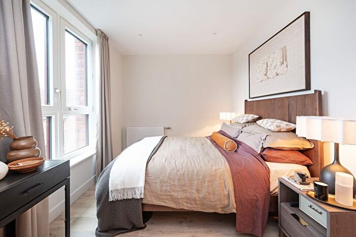 1 Bedroom Flat To Rent In Pearl Yard, Bermondsey, London, SE16