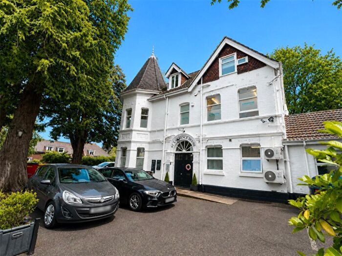 1 Bedroom Apartment To Rent In Barnes Close, Winchester, SO23
