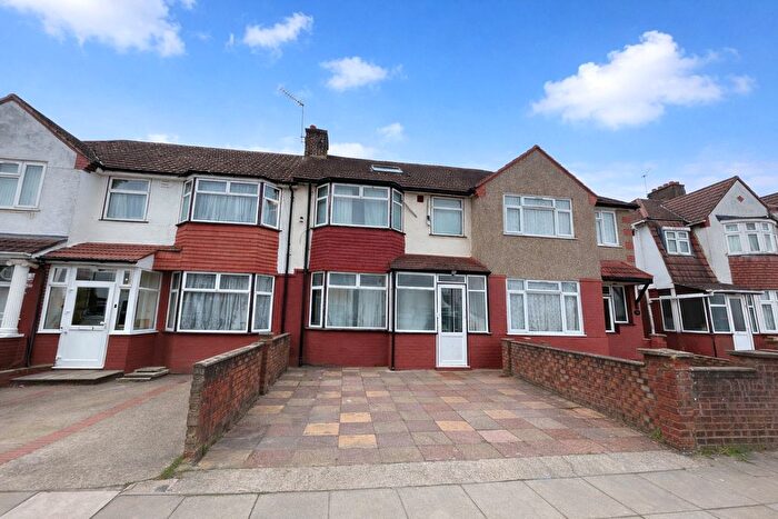 4 Bedroom Terraced House For Sale In Palgrave Avenue, Southall, Greater London, UB1