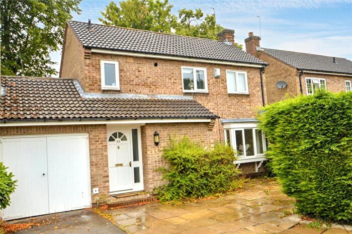 3 Bedroom Detached House For Sale In St. Helens Way, Leeds, West Yorkshire, LS16