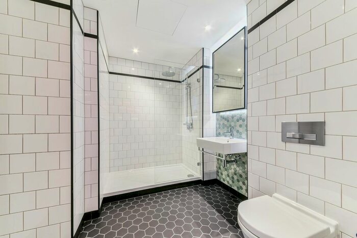 Studio To Rent In Bridgewater House, London City Island, London., E14