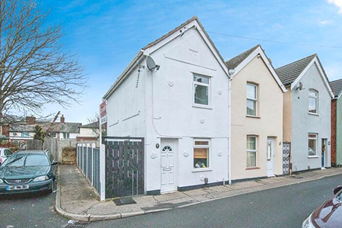 2 Bedroom End Of Terrace House For Sale In New Park Street, Colchester, CO1