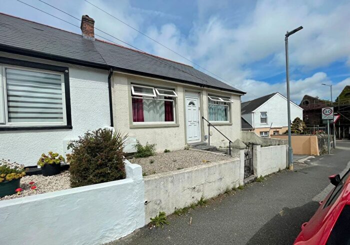 3 Bedroom Bungalow For Sale In North Roskear Road, Tuckingmill, Camborne, Cornwall, TR14