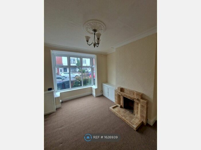 2 Bedroom Terraced House To Rent In Bamville Road, Birmingham, B8