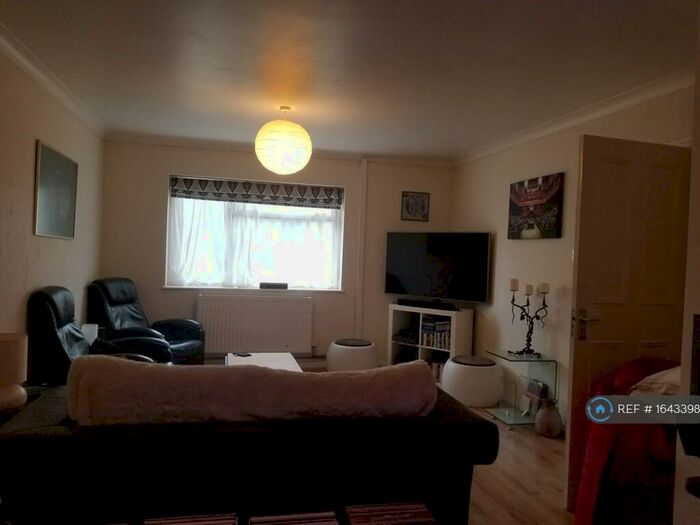 3 Bedroom Terraced House To Rent In Pheasant Drive, High Wycombe, HP13