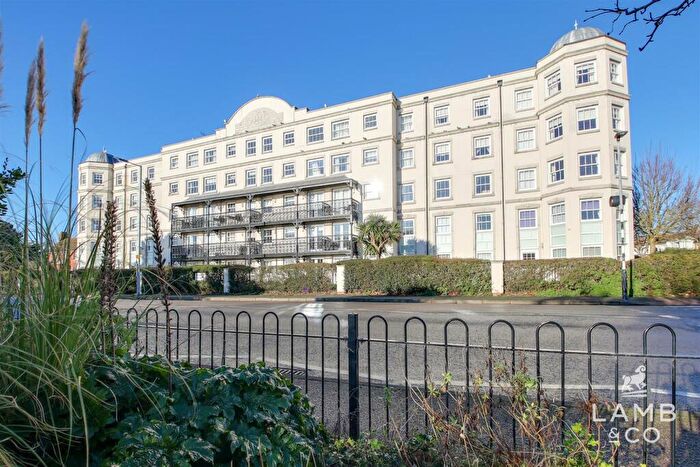 2 Bedroom Flat For Sale In Marine Parade West, Clacton-On-Sea, CO15