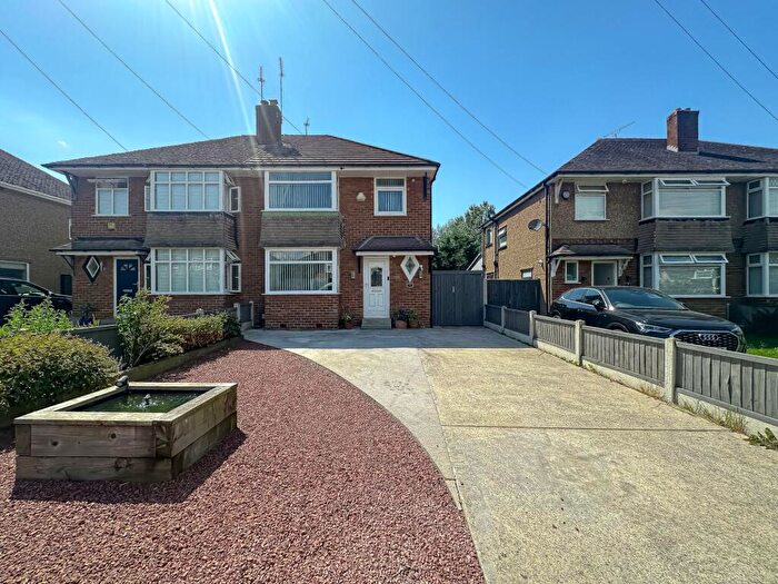 3 Bedroom Semi-Detached House For Sale In Thingwall Drive, Wirral, CH61