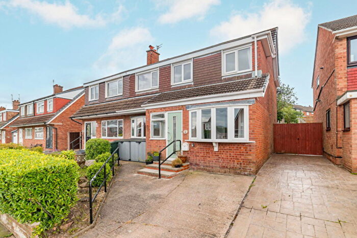 4 Bedroom Semi-Detached House For Sale In Severn Road, Heywood, OL10