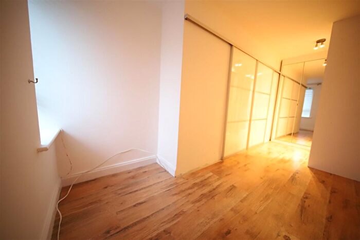 1 Bedroom Flat To Rent In Winchmore Hill Road, London, N21