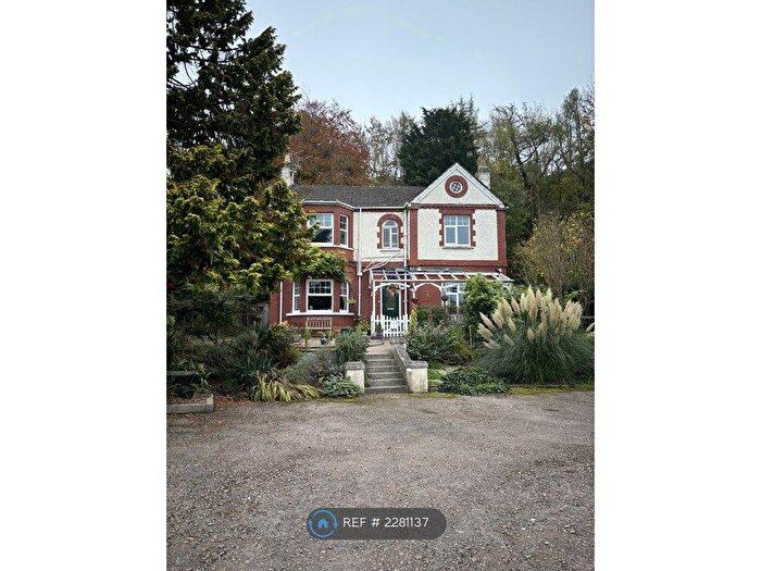 2 Bedroom Flat To Rent In Oakdene, Monmouth, NP25