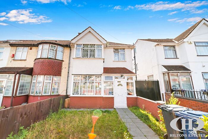5 Bedroom End Of Terrace House For Sale In Burns Avenue, Southall, UB1