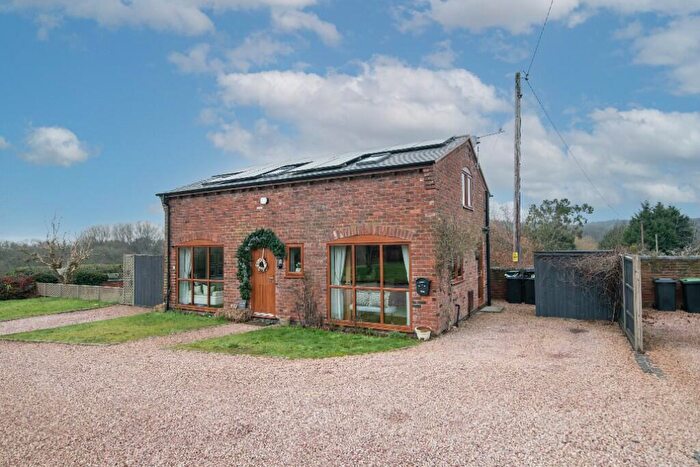 2 Bedroom Barn Conversion To Rent In Priory Road, B61