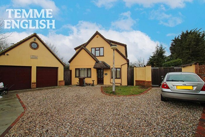 4 Bedroom Detached House For Sale In Runwell Chase, Runwell, SS11