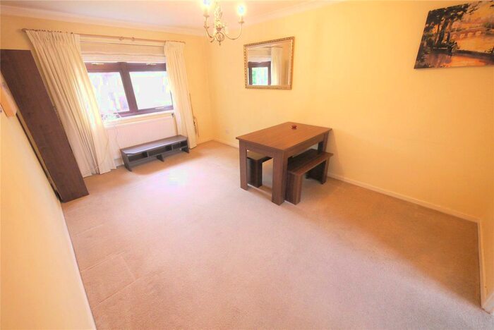 1 Bedroom Flat To Rent In Oldfields, Victoria Road, Brentwood, CM14
