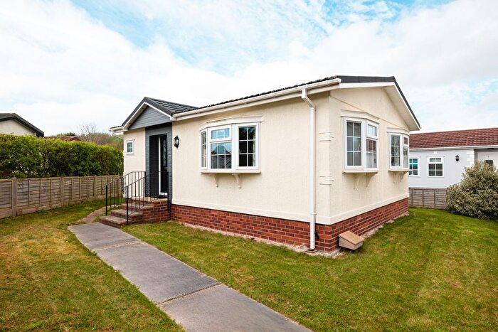 1 Bedroom Park Home For Sale In Glade Walk, Clyst St Mary, EX5