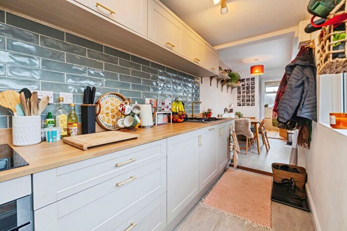 3 Bedroom Terraced House For Sale In Grantham Road, Bracebridge Heath, LN4