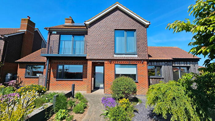4 Bedroom Detached House For Sale In Sandwich Road, Cliffsend, Ramsgate, CT12
