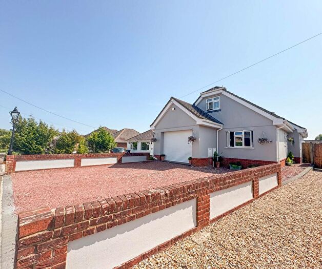 5 Bedroom Chalet For Sale In Freemans Lane, Wimborne, BH21