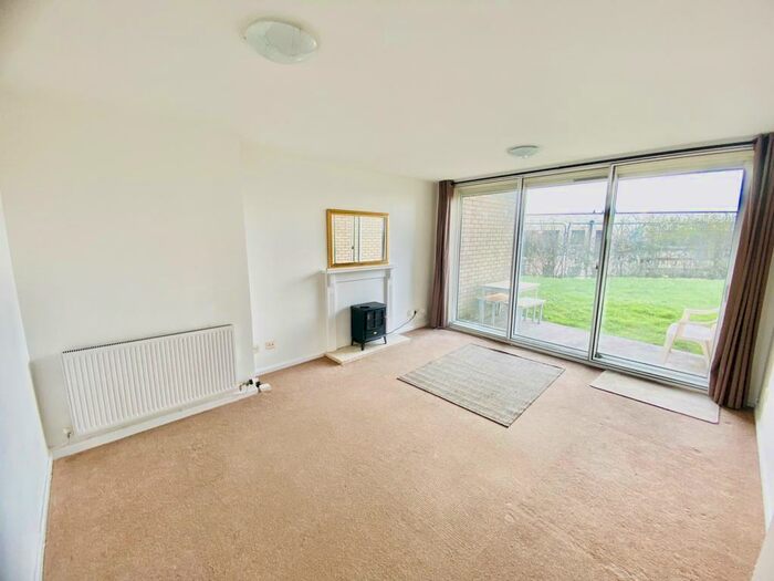 2 Bedroom Flat To Rent In Dyfed, Northcliffe, Penarth, CF64