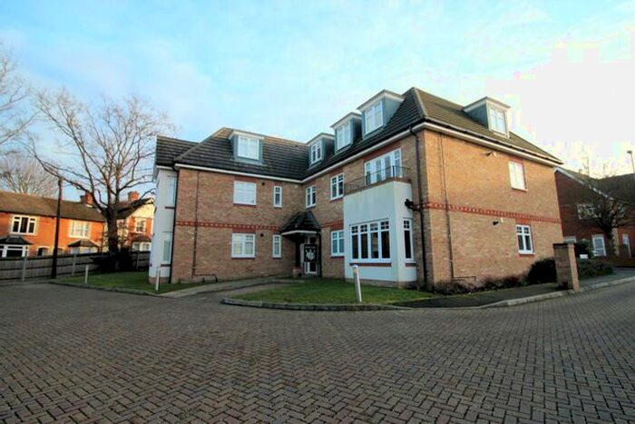 1 Bedroom Flat To Rent In College Road, Woking, GU22