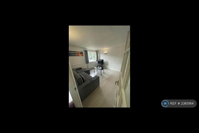 1 Bedroom Maisonette To Rent In Conifer Close, Waltham Cross, EN7