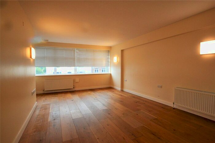 3 Bedroom Flat To Rent In Hale Way, Frimley, Camberley, Surrey, GU16