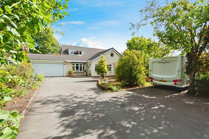 5 Bedroom Bungalow For Sale In Birchy Close, Shirley, Solihull, West Midlands, B90